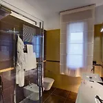 乐特努耶酒店 4* 索托马里纳