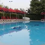 乐特努耶酒店 索托马里纳