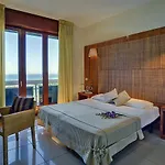 乐特努耶酒店 4*