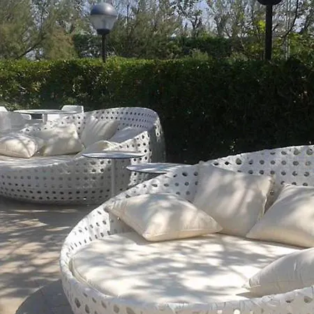 Le Tegnue Hotell 4*
